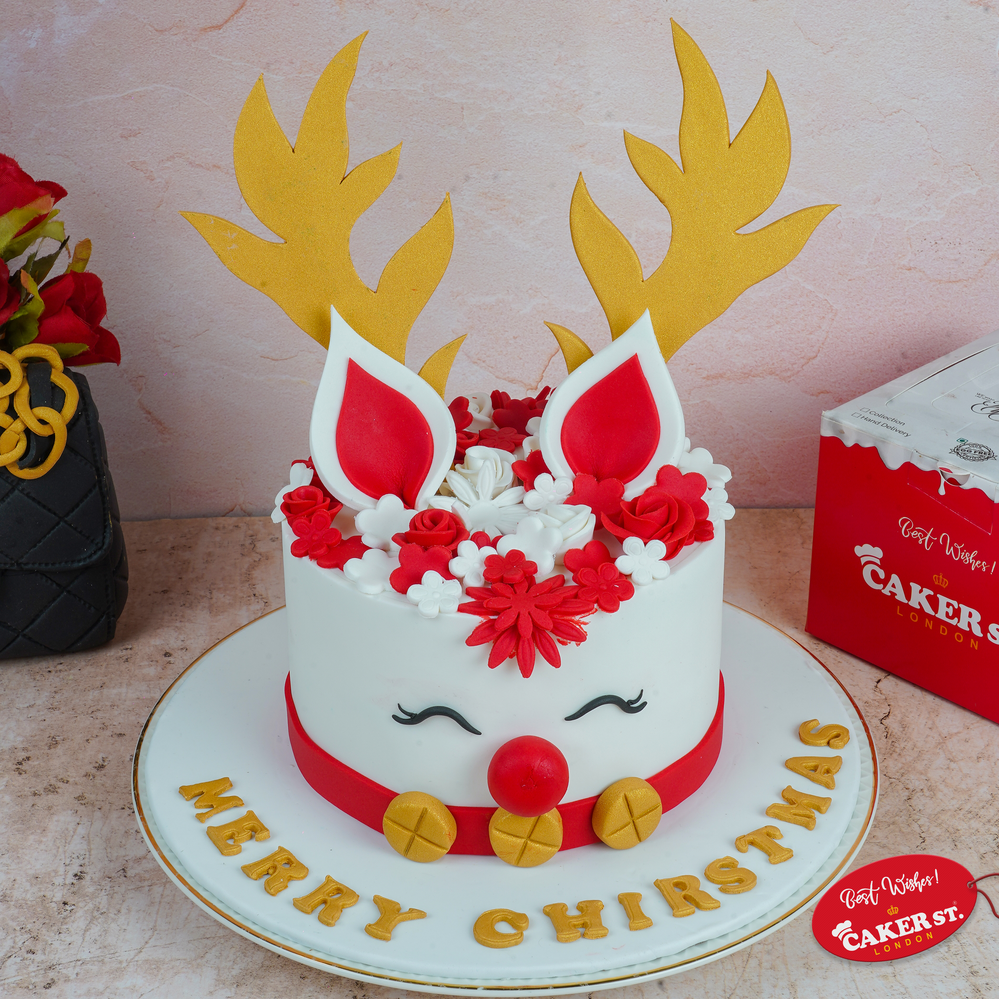 Santa’s Snowy Delight Cake